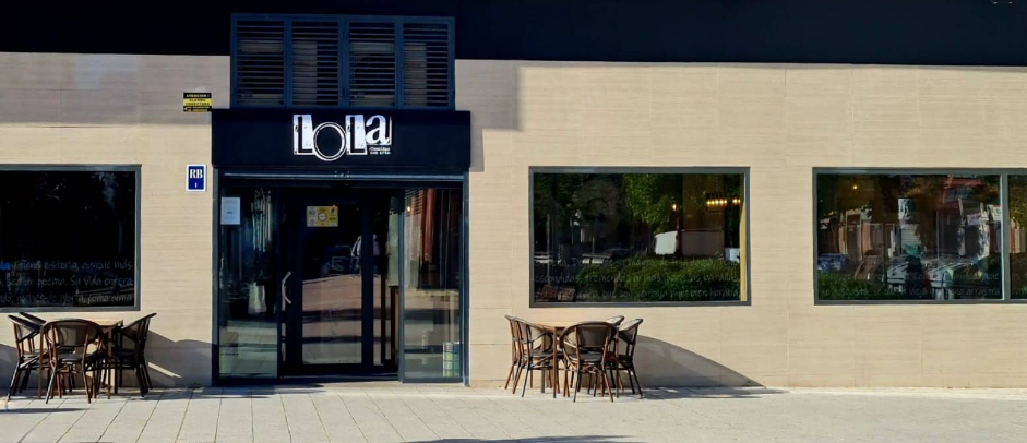 Interior del restaurante Lola en Valladolid